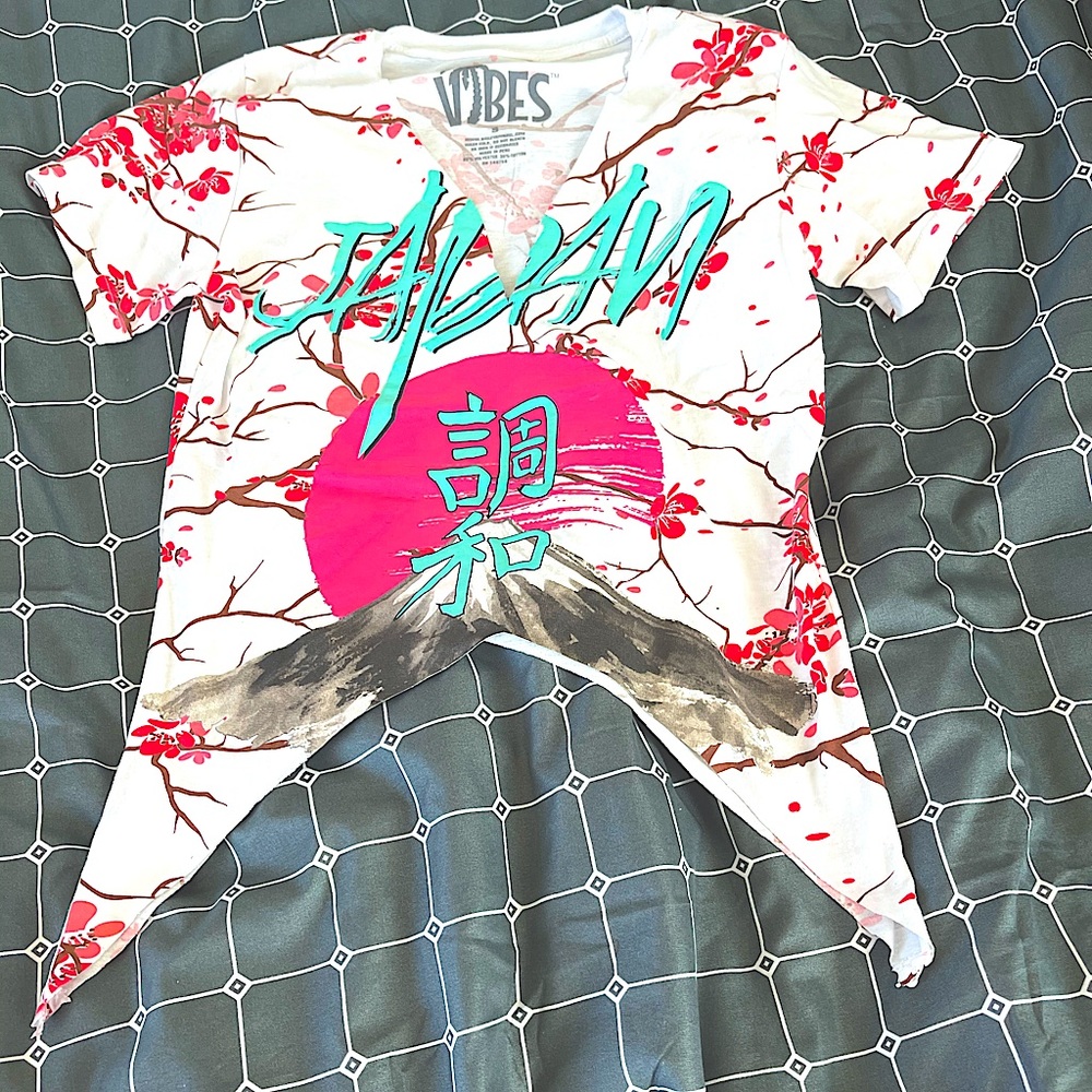 CherryBlossom Neon JapanMt.Fujiyama graphicsun top